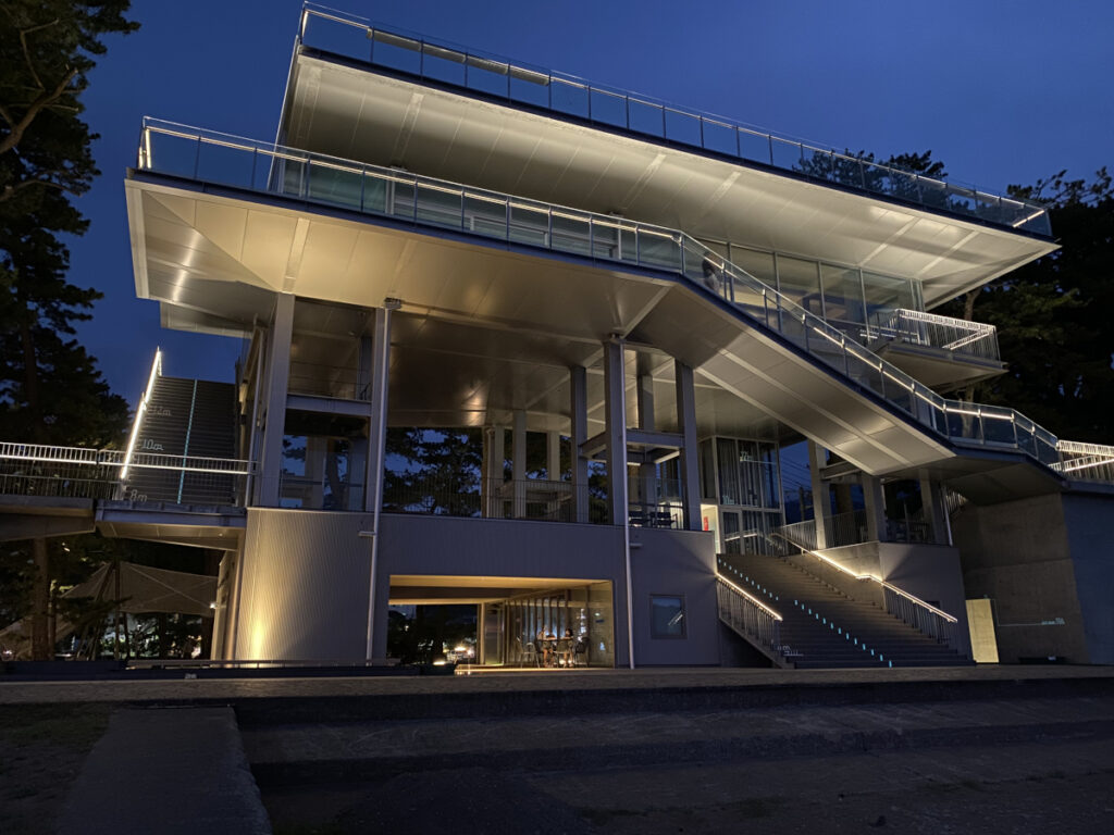 津肥町 詳報】土肥海水浴場隣接の公園にオープン「普段使いできる津波避難